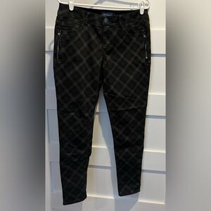 Plaid pattern pants
